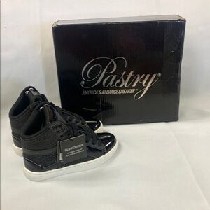 Pastry Dance Sneaker, size 10 toddler